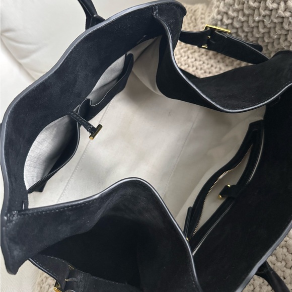 The Row - Picture 4 of 5